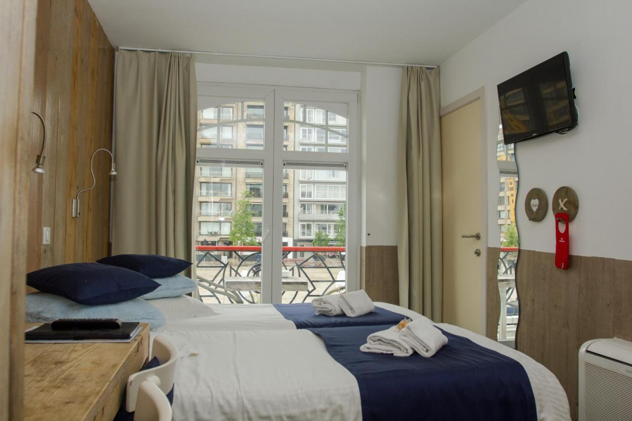 Hotel Aan Zee De Panne Bagian luar foto