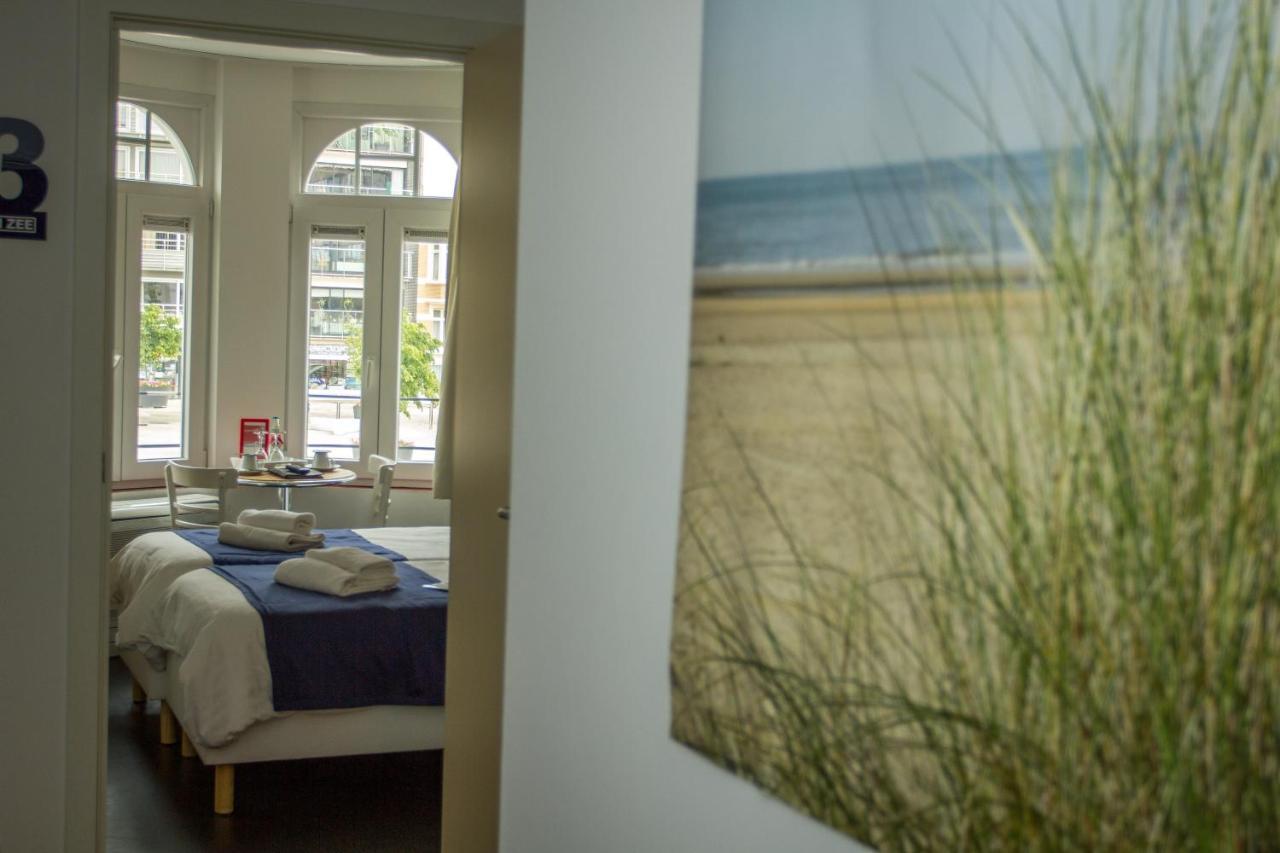 Hotel Aan Zee De Panne Bagian luar foto