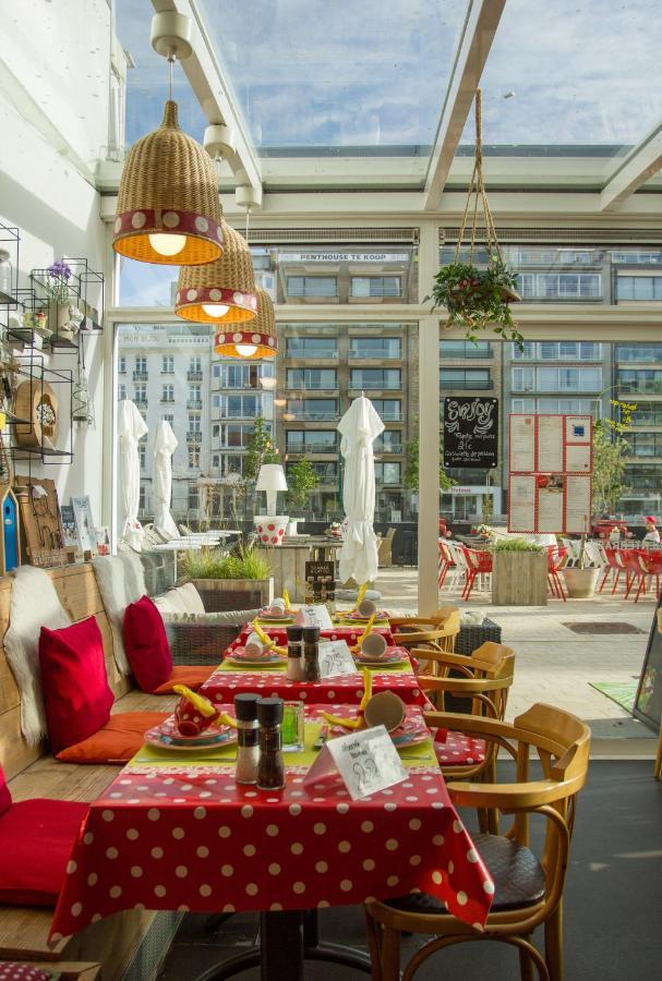 Hotel Aan Zee De Panne Bagian luar foto