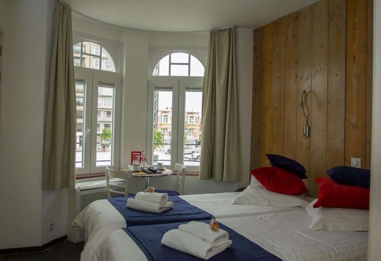 Hotel Aan Zee De Panne Bagian luar foto