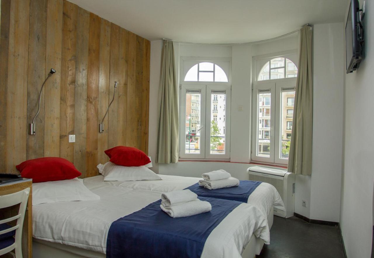 Hotel Aan Zee De Panne Bagian luar foto