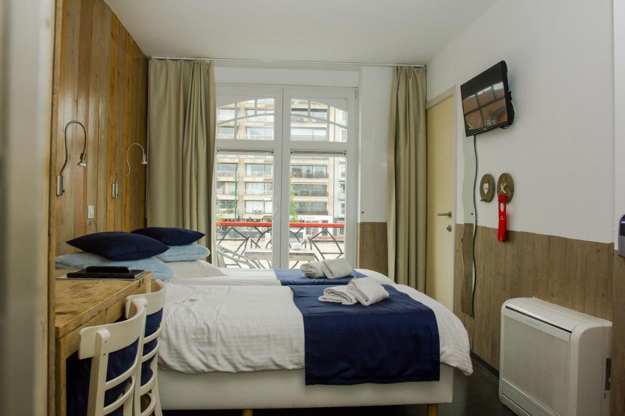 Hotel Aan Zee De Panne Bagian luar foto
