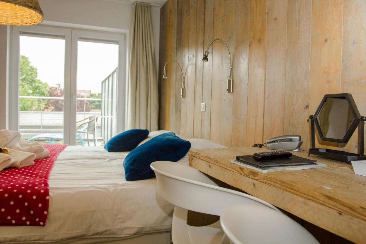 Hotel Aan Zee De Panne Bagian luar foto