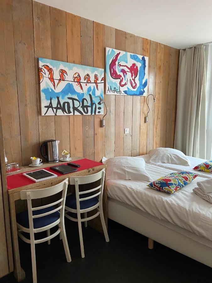 Hotel Aan Zee De Panne Bagian luar foto