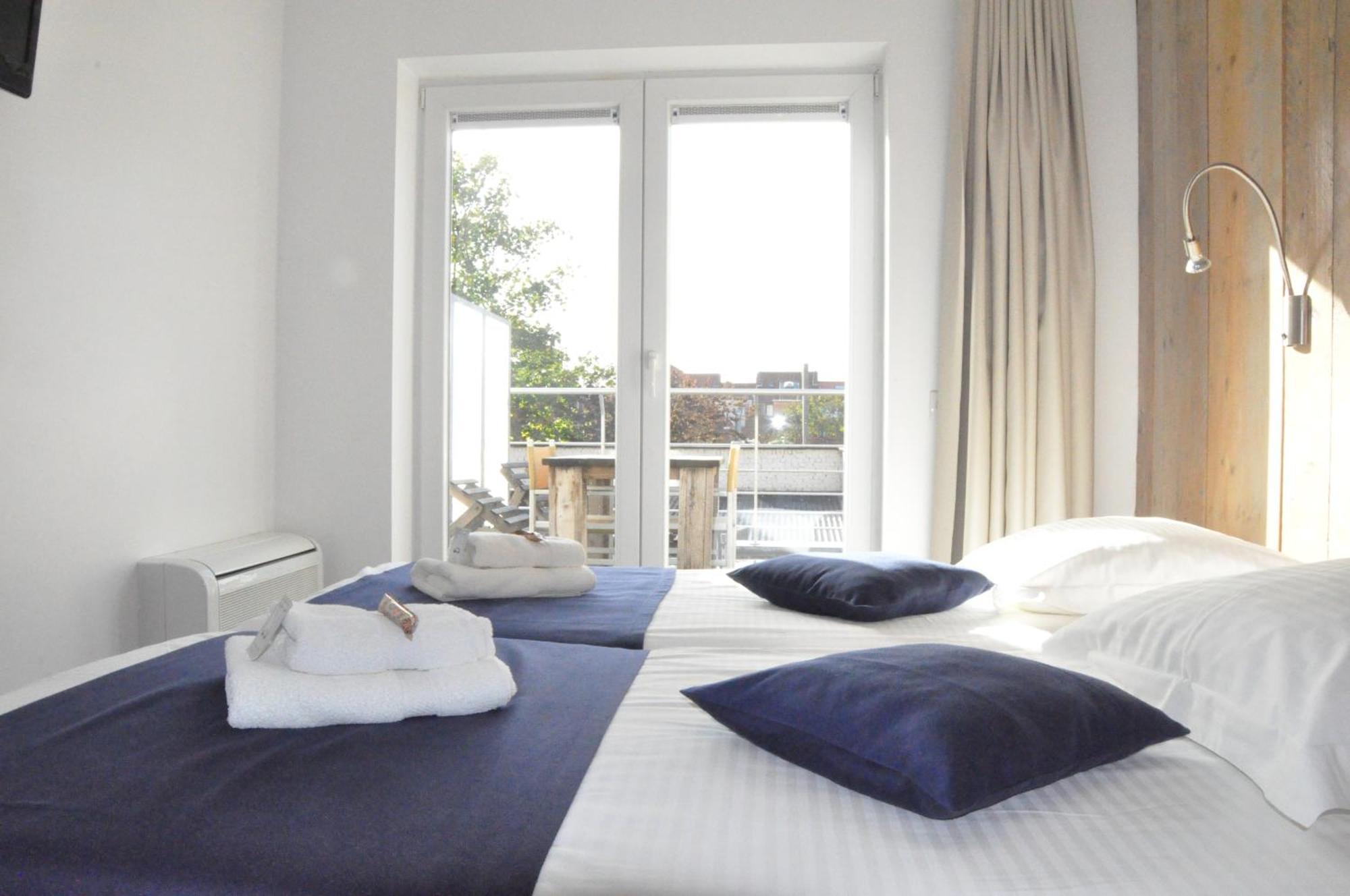 Hotel Aan Zee De Panne Bagian luar foto